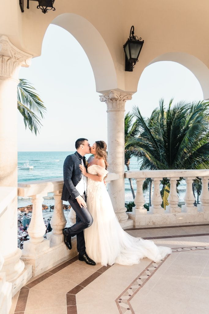 Bride and groom portrait photo at the Villa la Joya Mexico